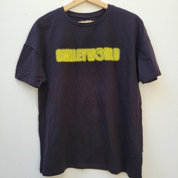 Chinatown Market Smiley Men's Black Smiley Embroidered Tee - Picture 2 of 10